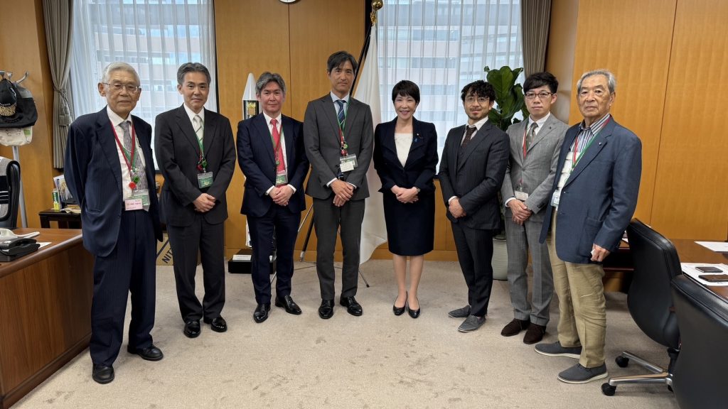 2024/5/28  吉川教授が高市大臣と面会しました。